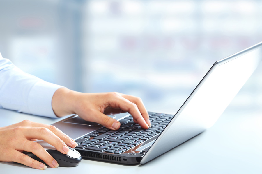 上海律師咨詢網(wǎng)視角下的“網(wǎng)紅嘲諷大學(xué)生找工作”事件:當(dāng)代大學(xué)生就業(yè)現(xiàn)狀與障礙深度剖析