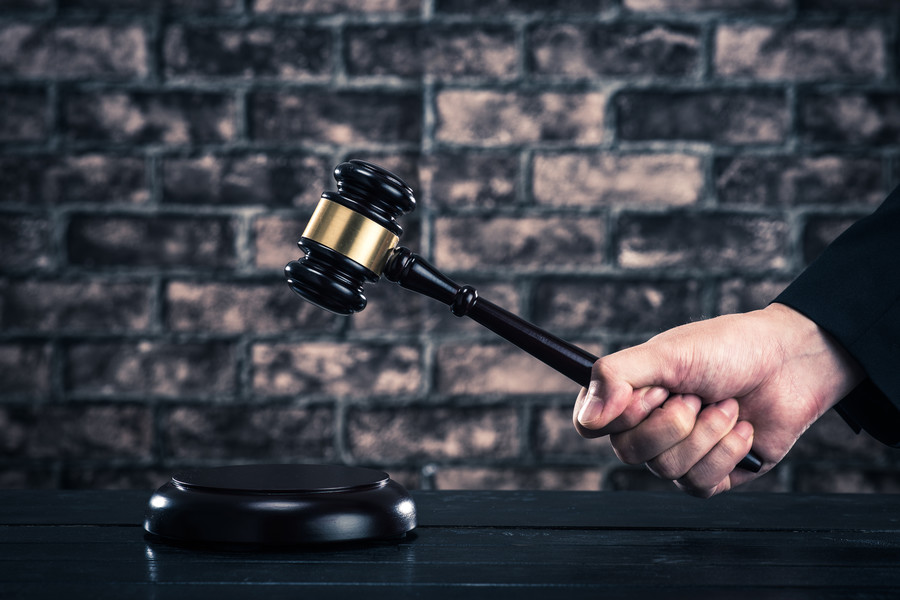 上海律師咨詢網(wǎng)視角下的“網(wǎng)紅嘲諷大學(xué)生找工作”事件:當(dāng)代大學(xué)生就業(yè)現(xiàn)狀與障礙深度剖析