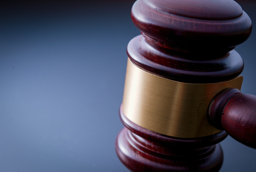 上海訴訟律師解讀:被法院起訴是否會通過短信通知