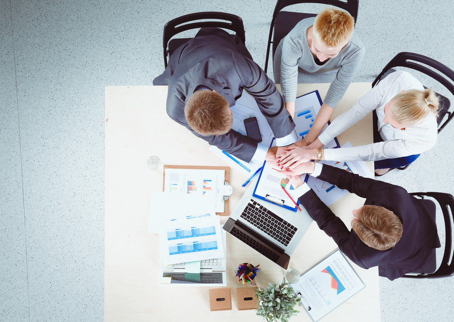 上海律師咨詢網(wǎng)視角下的溫情瞬間:武警官兵助力走散小女孩尋親記