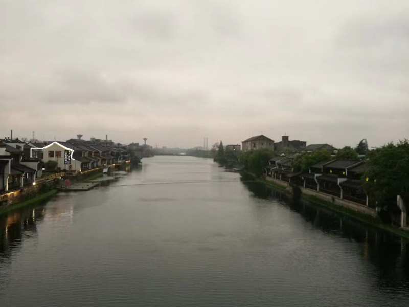 在法定結(jié)婚年齡以他人名義進(jìn)行登記的婚姻最終如何？普陀律師為您講解