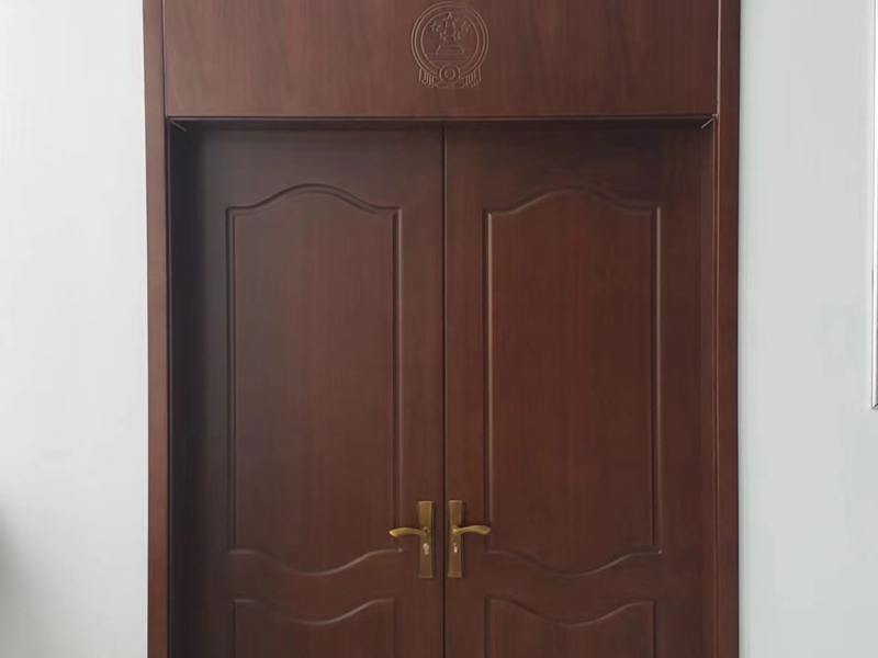 上海有名的刑事律師來講講村主任在村自行修建道路中收受他人賄賂的如何定性