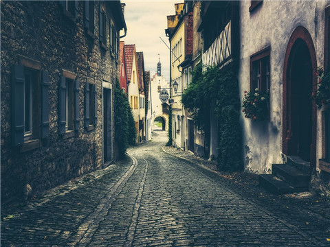 奉賢房產(chǎn)律師解析樓道放雜物將面臨罰款