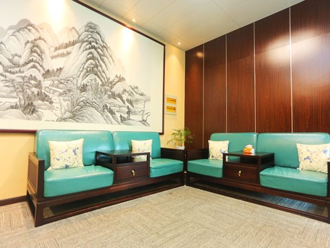 婚內(nèi)出軌后，離婚必須凈身出戶嗎