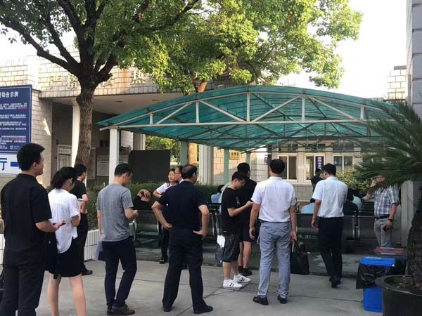 上海繼承律師講解贍養(yǎng)父母與遺囑之間的沖突