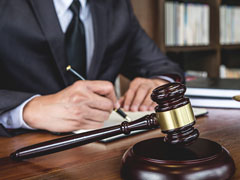 <b>長(zhǎng)寧區(qū)律師事務(wù)所解讀:骨折誤工費(fèi)的計(jì)算方法</b>