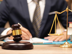 <b>浦東區(qū)律師:解析打架造成骨折的賠償金額</b>