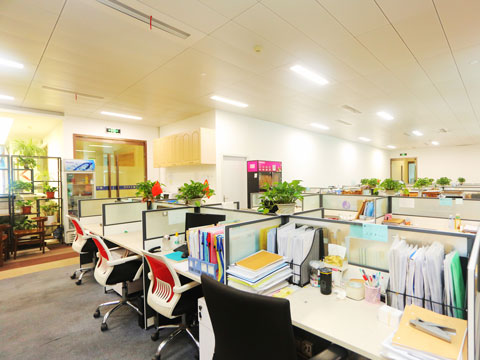 浦東?高行律師談?wù)摴ぷ鞯攸c(diǎn)變更被解雇是誰的錯(cuò)