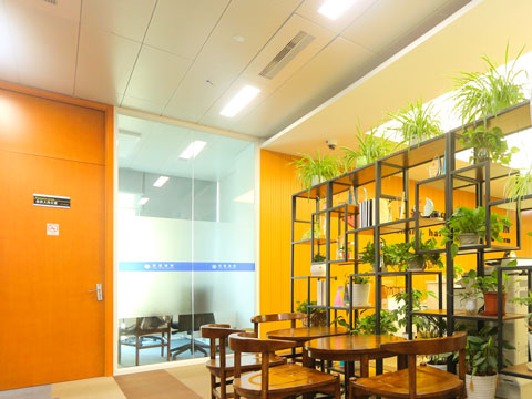 最近沸沸揚揚的陳翔毛曉彤以及江鎧同事件的概